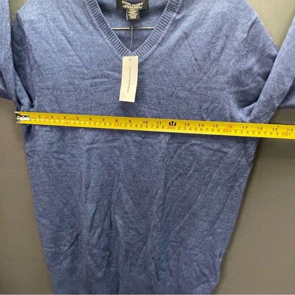NEW Banana Republic Extra Fine Merino blue v neck knit sweater - Picture 3 of 12